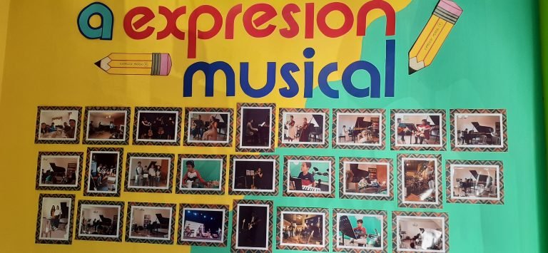 ¡Feliz día del músico a todos nuestros alumnos!